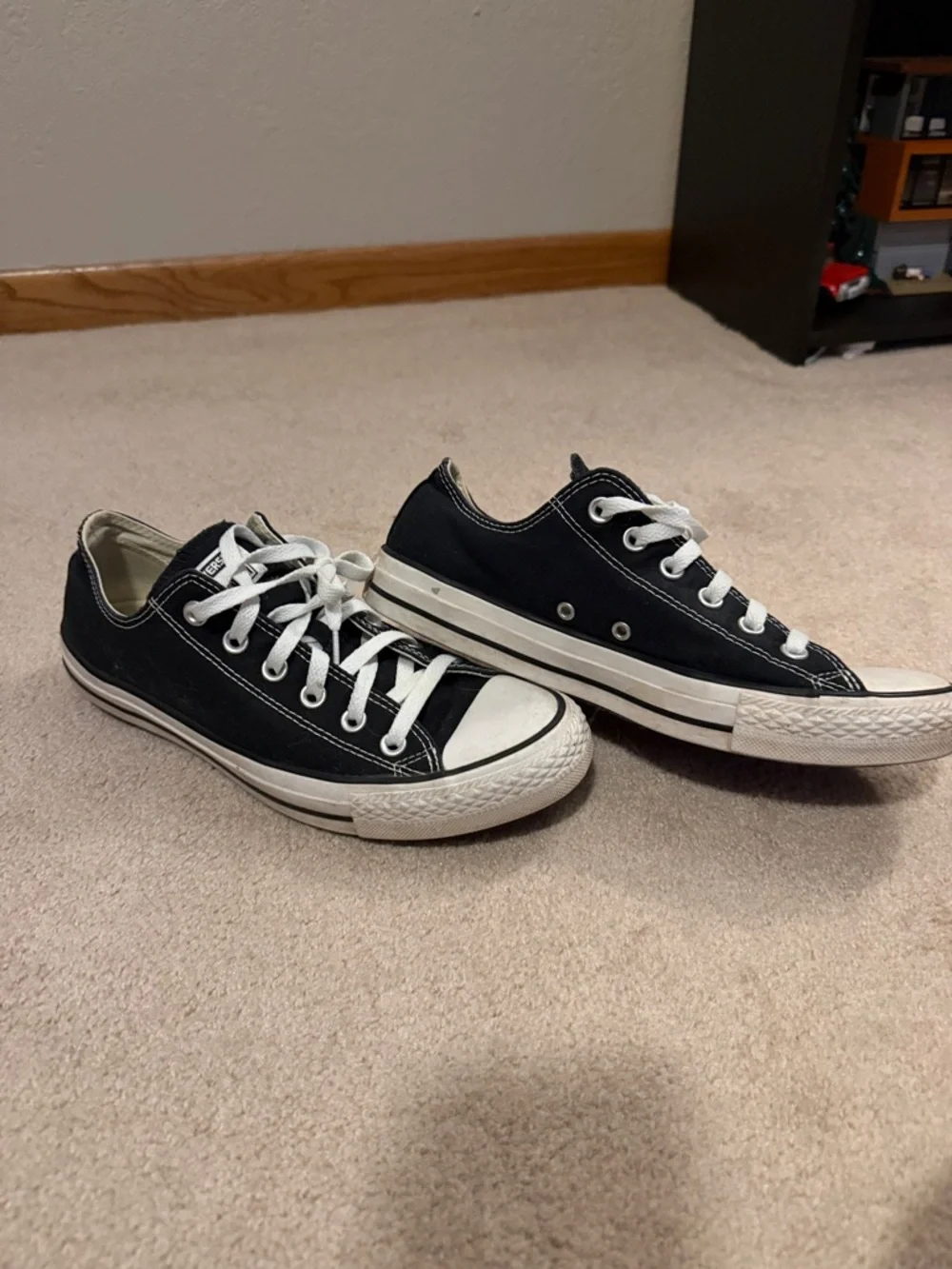 Converse Unisex Chuck Taylor All Star Low Top Canvas Sneakers - Picture 2 of 6